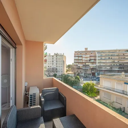 T2 Juan Les Pins Proche De La * アンティーブ